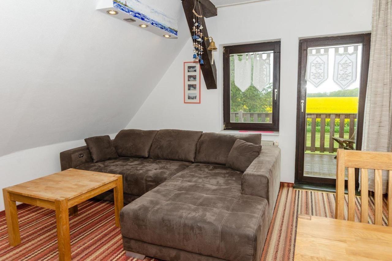 3-R-Ferienwohnung-Fuer-4-Personen-In-Schaprode-Auf-Ruegen-Zi3 Luaran gambar